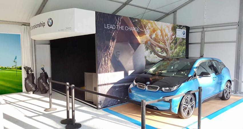 Golfový simulátor na výstavě značky BMW